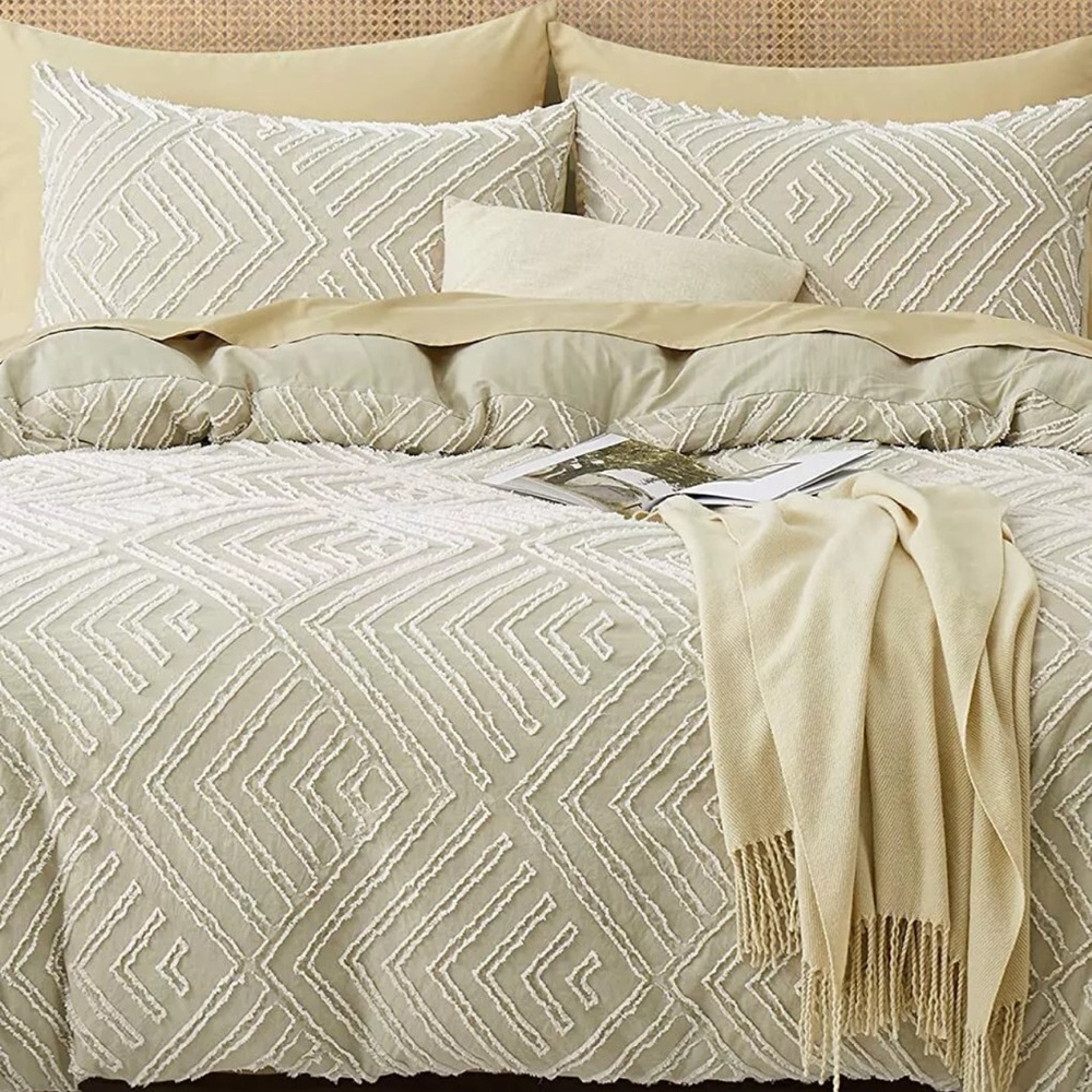 3 Piece Tufted Jacquard Embroidered Duvet Cover Set - King